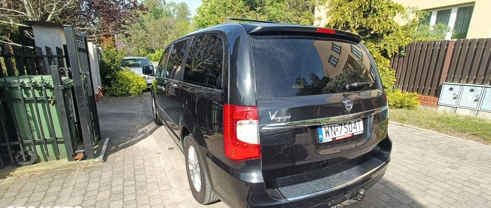 Lancia Voyager cena 63500 przebieg: 222000, rok produkcji 2014 z Międzylesie małe 529